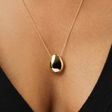 Pebble Pendant Necklace in Gold